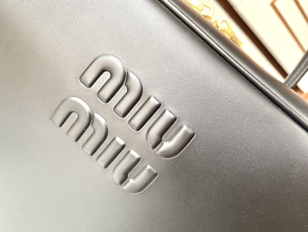 スーパーコピーブランドバッグ全体デザイン